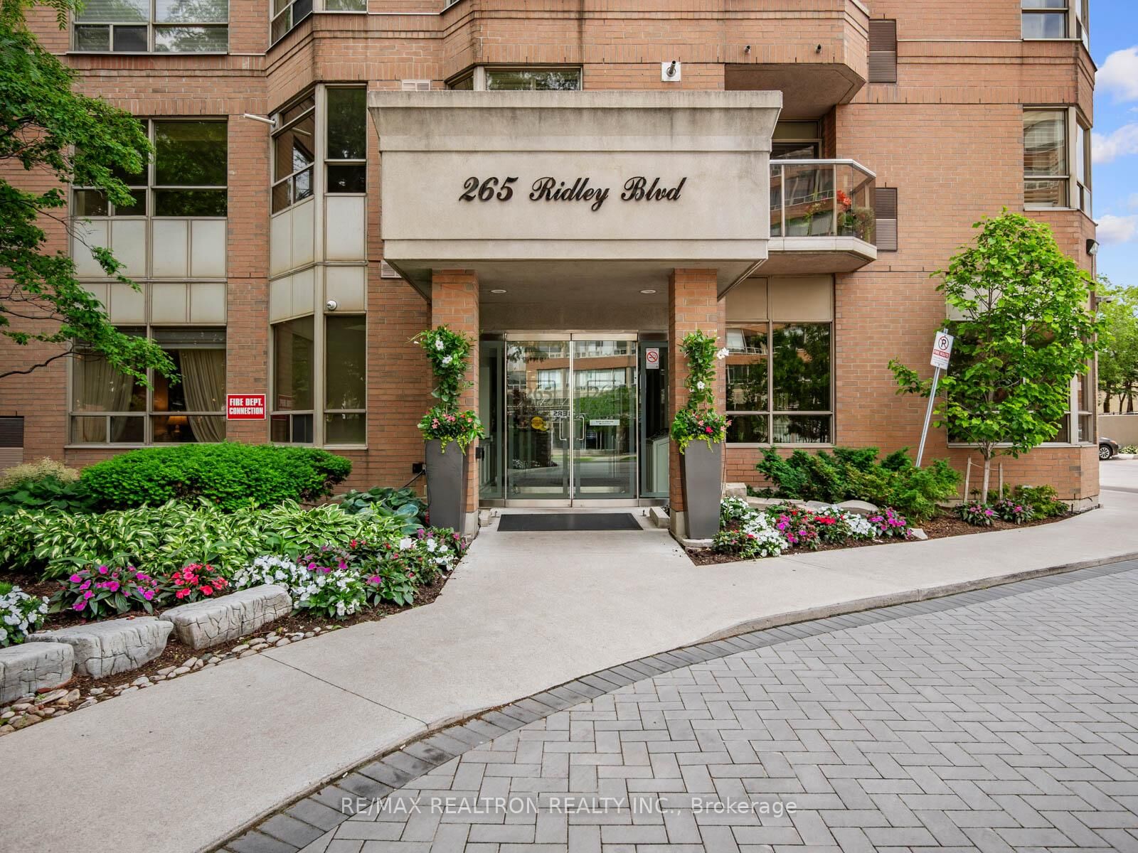Property Photo:  265 Ridley Boulevard 309  ON M5M 4N8 