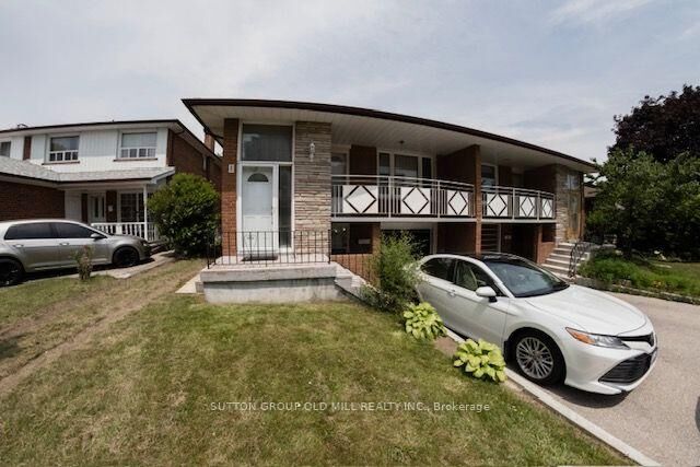 Property Photo:  8 Richgrove Drive  ON M9R 2K9 