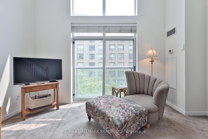 Property Photo: 109 Front Street E 528 ON M5A 4P7