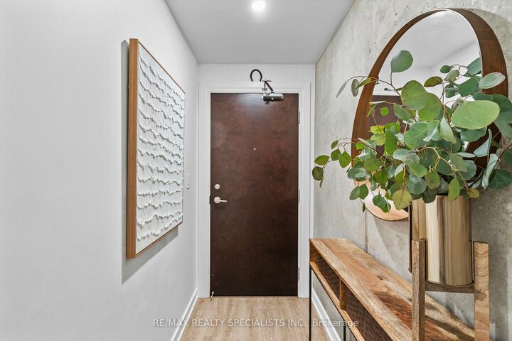 Property Photo: 205 Manning Avenue 310 ON M6J 1V5