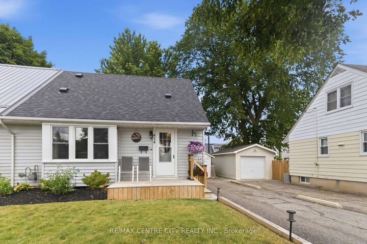 Property Photo:  414 Flanders Row  ON N5Y 1C4 