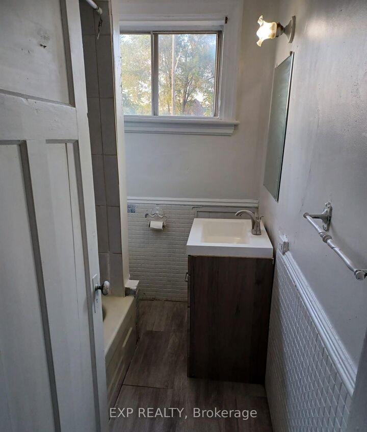 Property Photo: 47 Nightingale Street ON L8L 1R7
