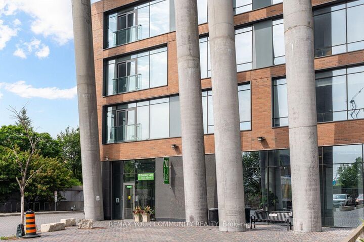 Property Photo:  70 Distillery Lane 3704  ON M5A 0E3 
