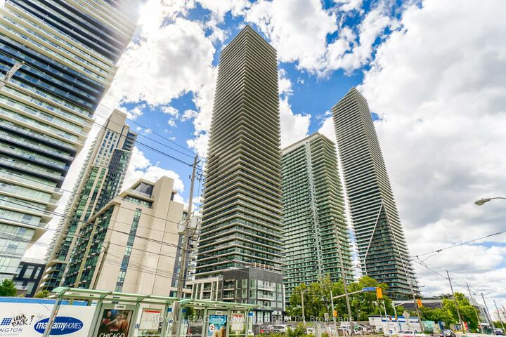 Property Photo:  70 Annie Craig Drive 3204  ON M8V 0G2 