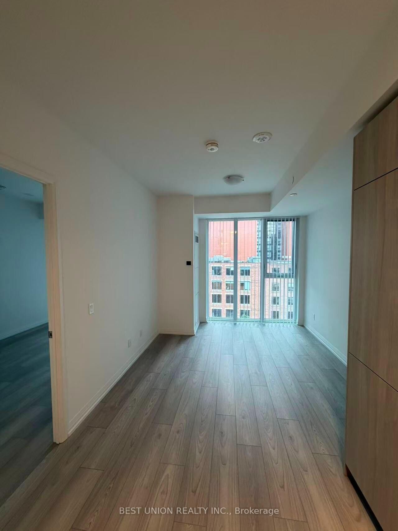 Property Photo: 400 King Street 605 ON M5V 1K2