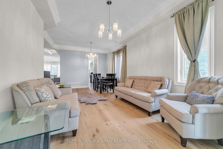 Property Photo: 7 Gamble Glen Crescent ON L4S 2T3