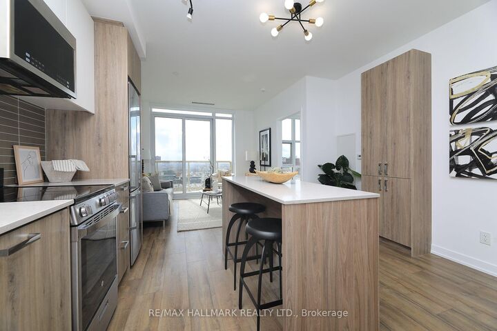 Photo de la propriété: 1787 St. Clair Avenue W 1111 ON M6N 0B7