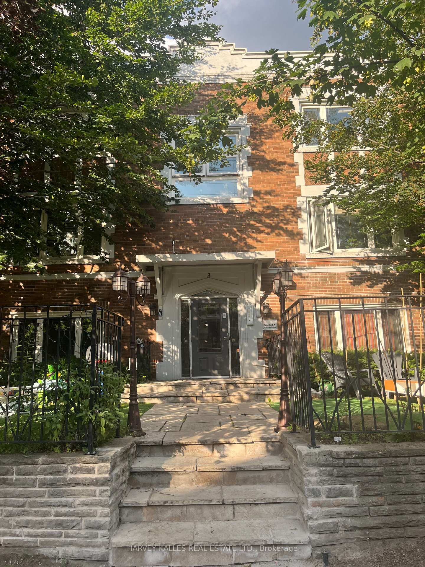 Property Photo: 3 Elm Grove Avenue 31 ON M6K 2H9