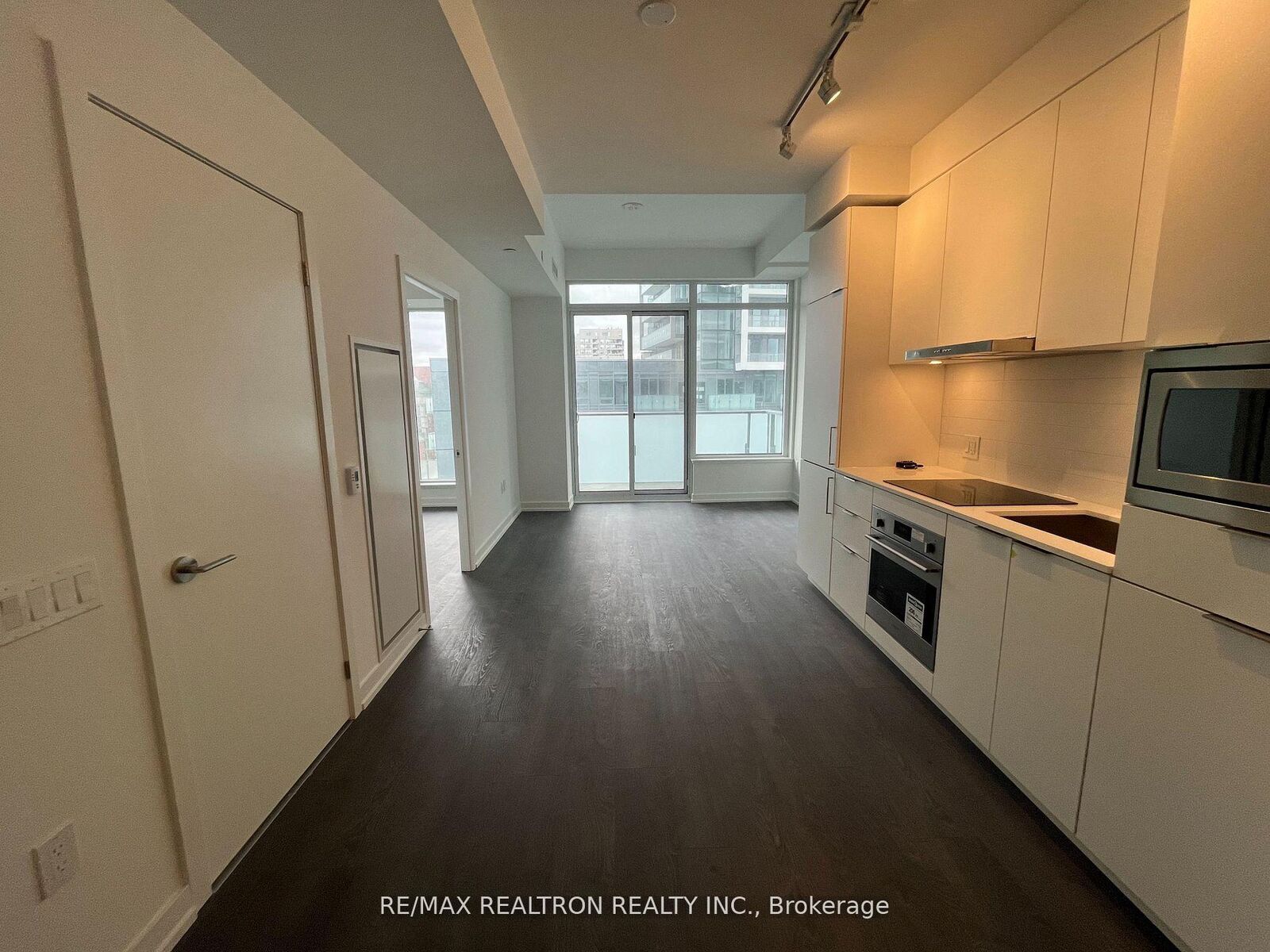 Property Photo:  7 Golden Lion Heights N1105  ON M2M 0C3 