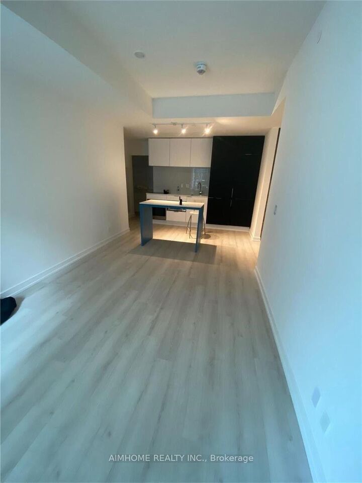 Property Photo:  33 Helendale Avenue 104  ON M4R 1C5 
