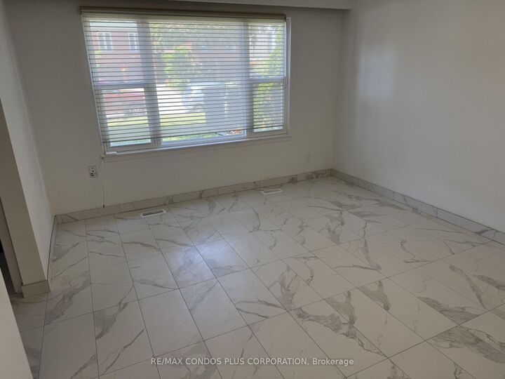 Property Photo:  9 Rockwood Drive  ON M1M 3M9 