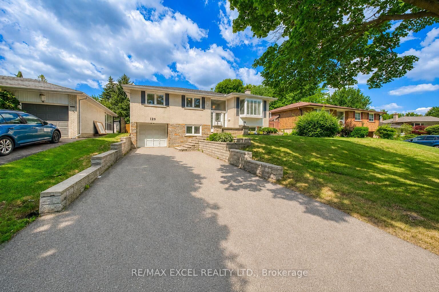 Property Photo: 120 Drakefield Road ON L3P 1H1