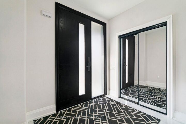 Property Photo:  44 Albert Street W  ON L9R 1H2 