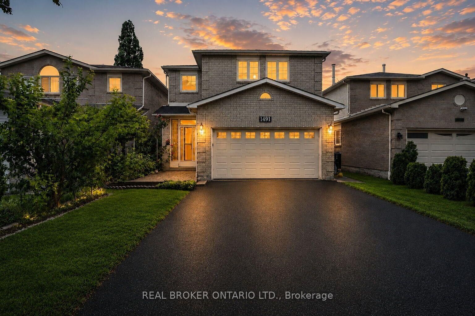Property Photo:  1491 Evenside Crescent  ON L5M 3Y3 