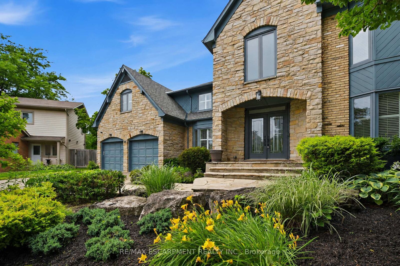 Property Photo: 81 Flanders Drive ON L8B 0G6