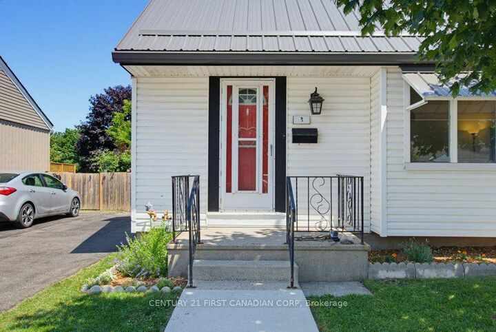Property Photo:  3 Parkside Drive  ON N5R 3T8 