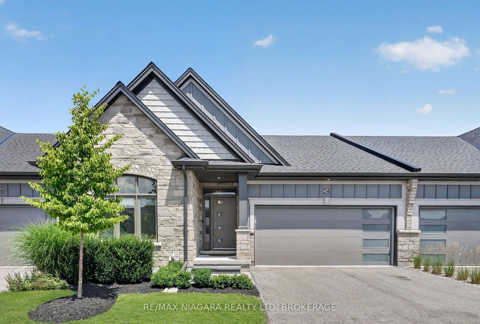 Property Photo: 24 Peachtree Lane ON L0S 1T0