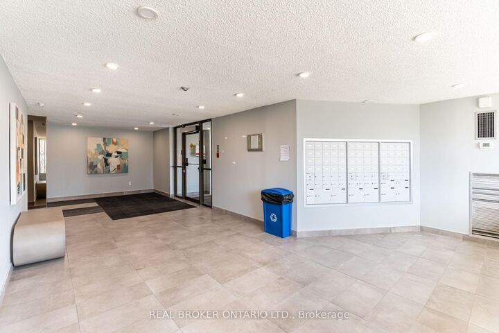 Property Photo:  4060 Lawrence Avenue E 402  ON M1E 4V4 