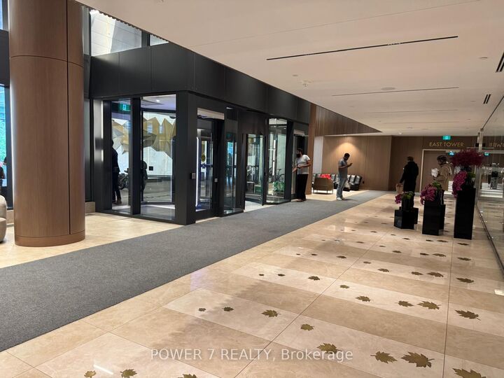 Property Photo:  3 Concord Cityplace Way 4506  ON M5V 0X4 
