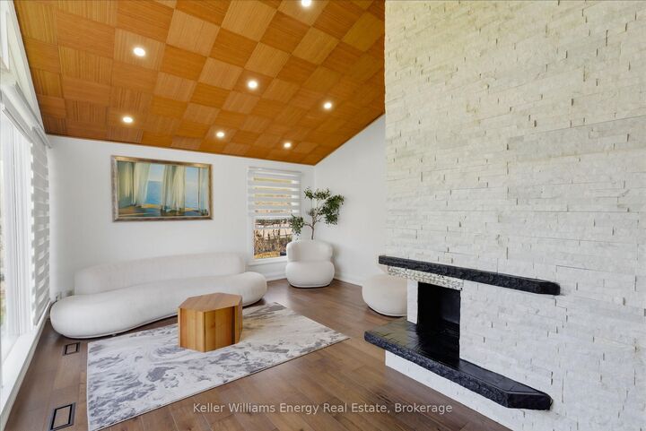 Property Photo: 297 Grandview Street S ON L1H 7C6