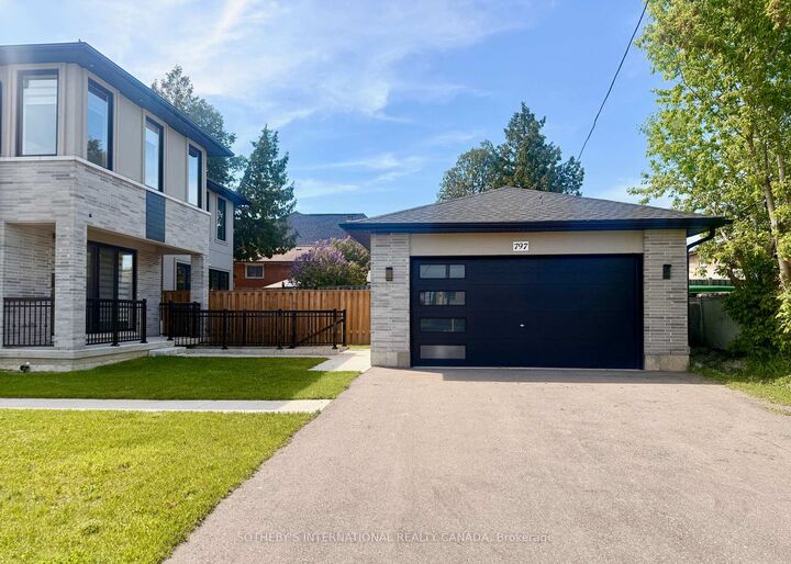 Property Photo: 797 First Street ON L5E 1A3