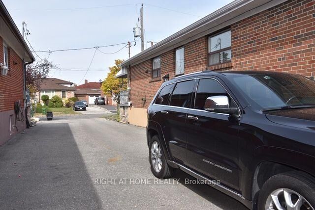 Property Photo: 9 Elnathan Crescent Bsmt ON M9L 2G2
