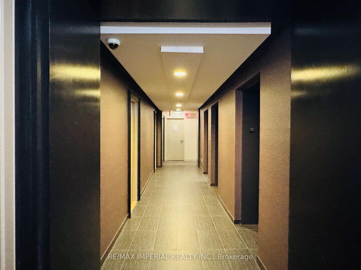 Property Photo: 70 Town Centre Court 3203 ON M1P 0B2