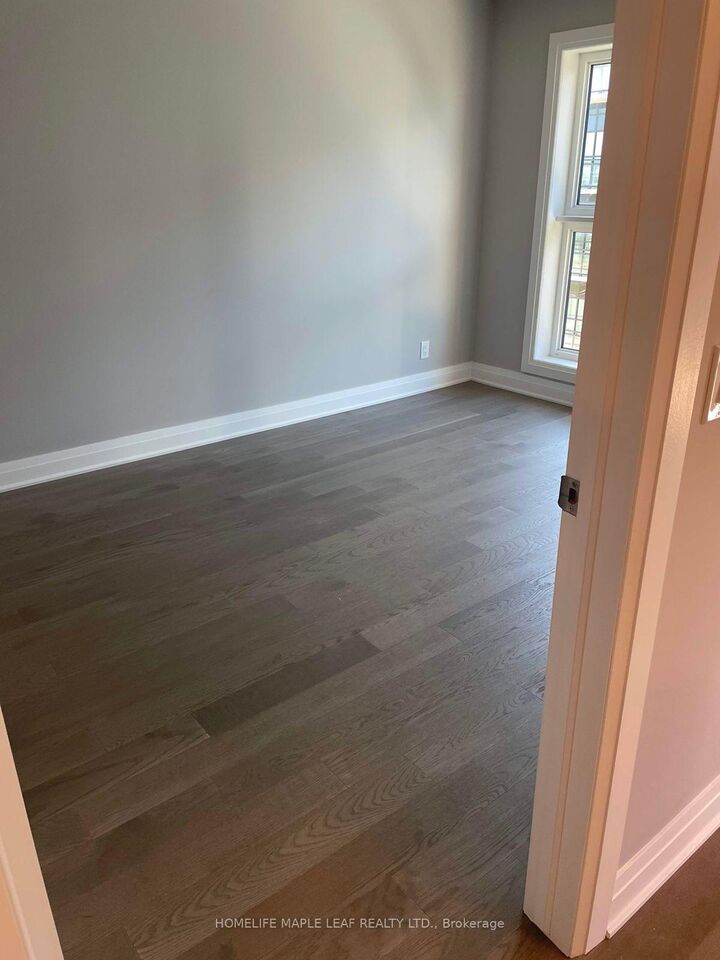 Property Photo:  128 Grovewood Common 524  ON L6H 0K3 
