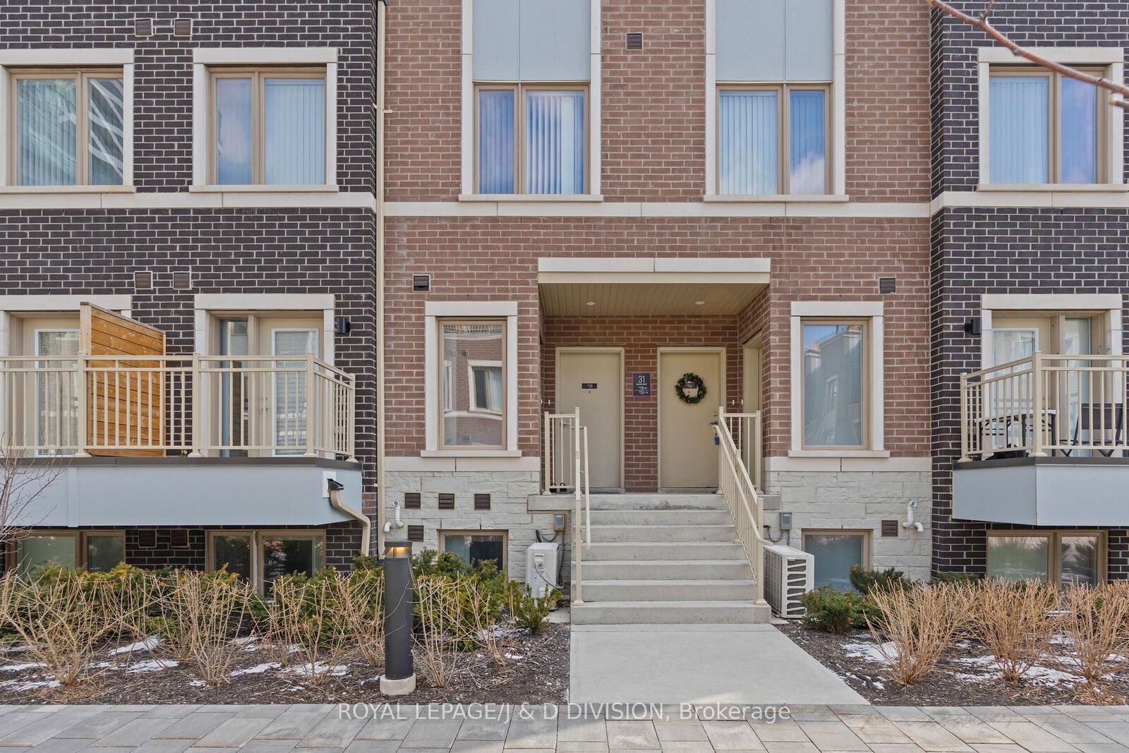 Property Photo: 31 Honeycrisp Crescent 57 ON L4K 0N6