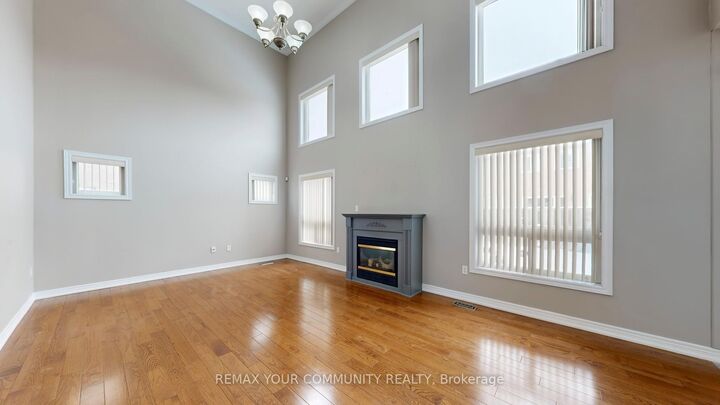 Property Photo:  8 Westacott Avenue  ON L1T 4H6 