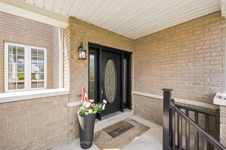 Property Photo: 1296 Ravencliffe Court ON L1K 2Y3