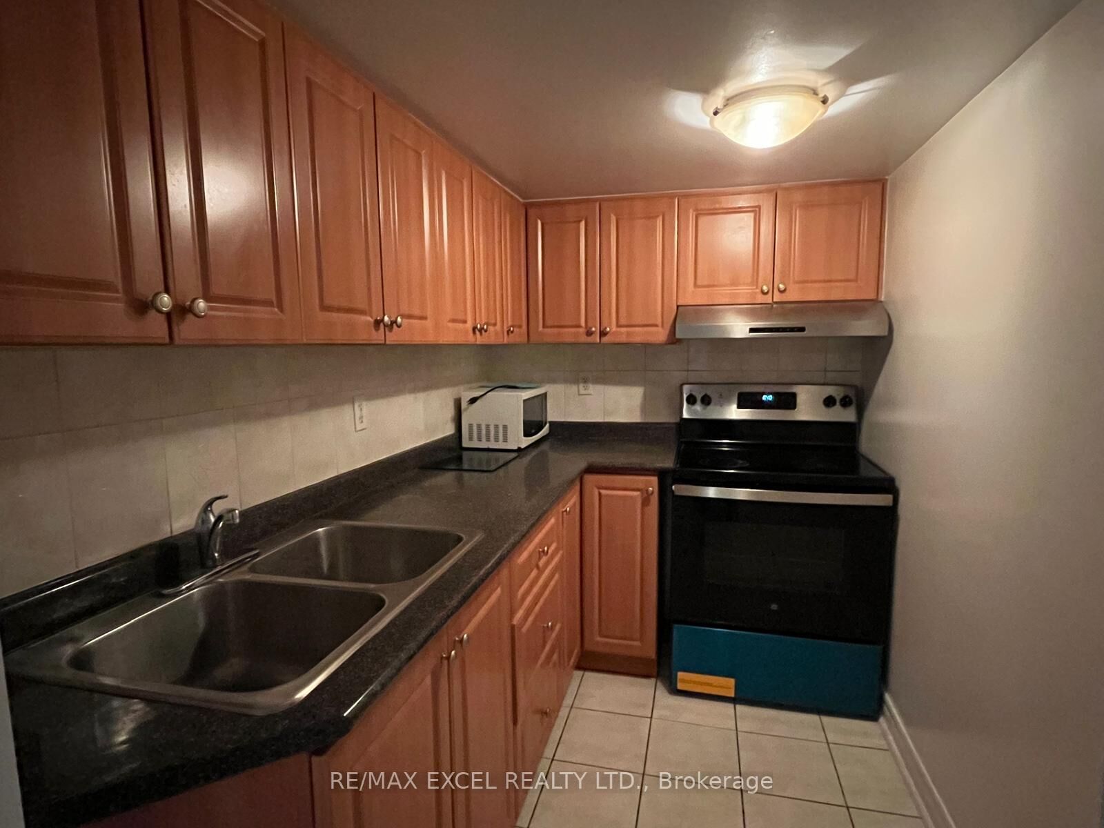 Property Photo:  267 Port Royal Trail Bsmt  ON M1V 2K2 