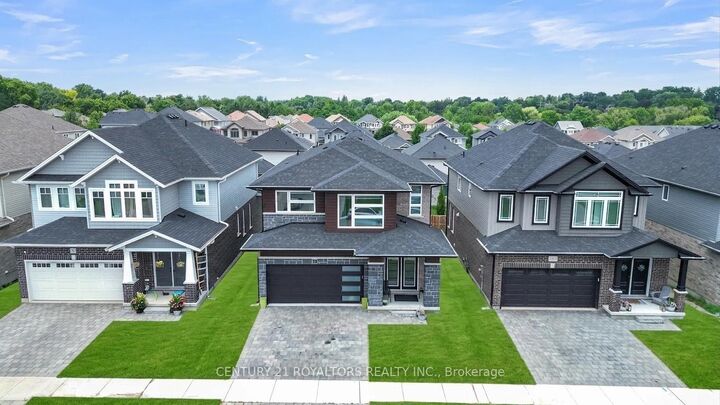 Property Photo:  6 Sutherland Crescent  ON N5C 0E3 