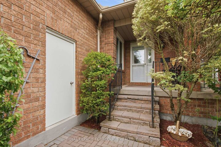 Property Photo: 1765 Dufferin Street ON L1N 1B5