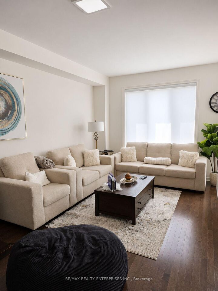 Property Photo: 16 Sigford Street N ON L1P 0N9
