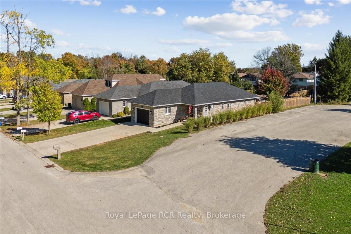 Property Photo:  1807 8th Avenue W  ON N4K 0A7 