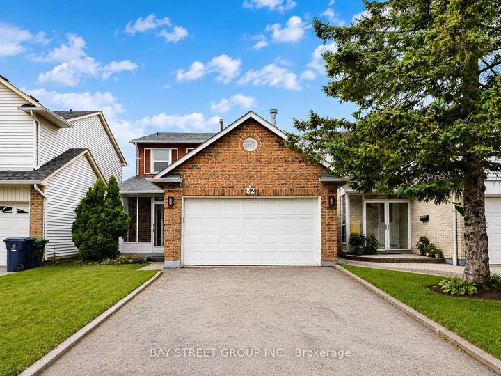 82 Radwell Crescent — photo 1