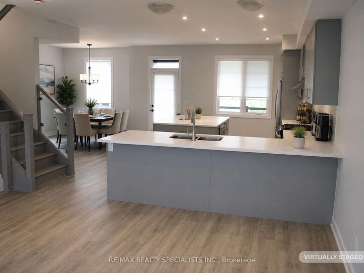 Property Photo: 582 Rapids Lane ON L5G 0A9