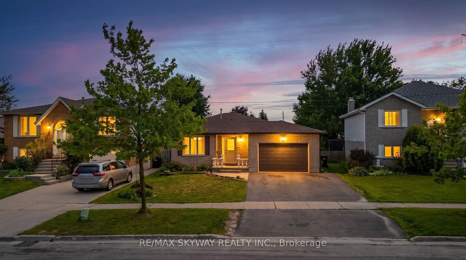Property Photo:  42 Newbury Drive  ON N2N 2X6 