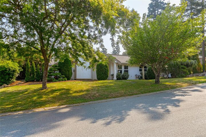 Property Photo:  1096 Valewood Trail  BC V8X 5E3 