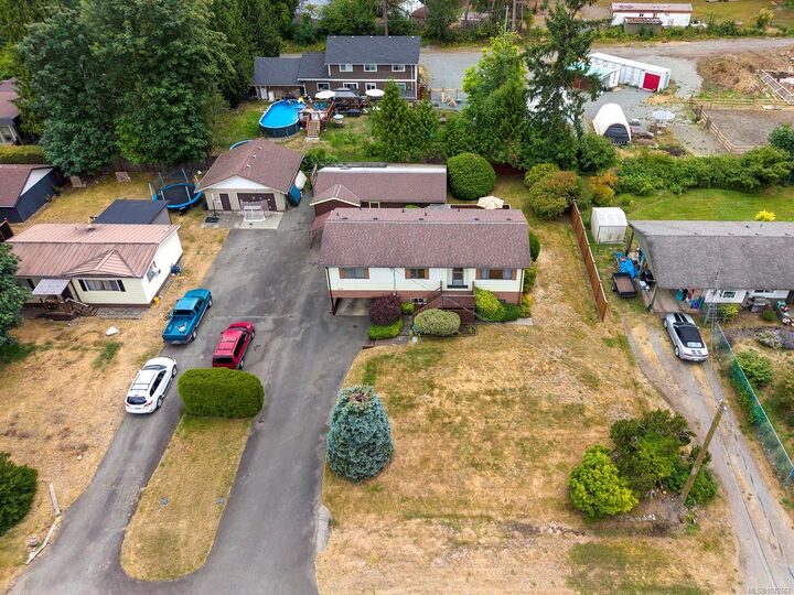 Property Photo: 2496 Crystal Dr BC V9N 9J9