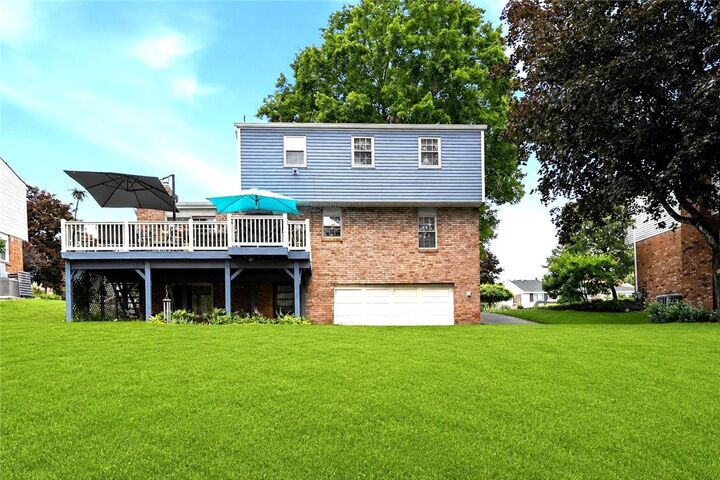 Property Photo: 118 Brookmeade Dr PA 15237