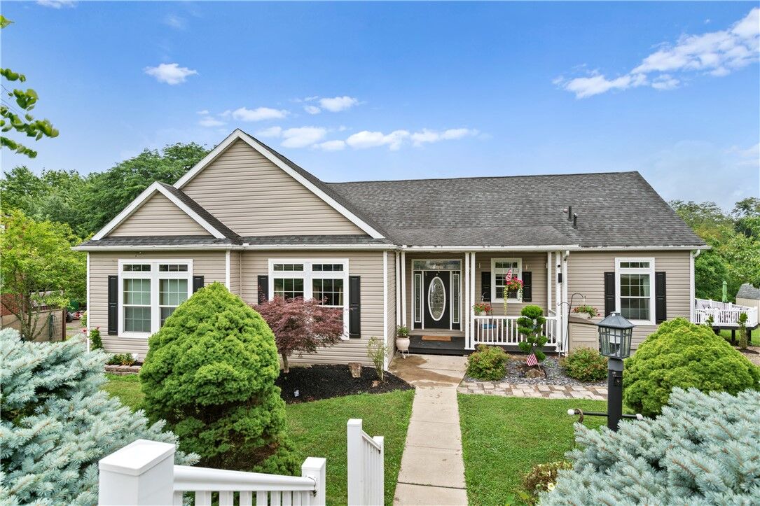 Property Photo: 131 Helena St PA 15122