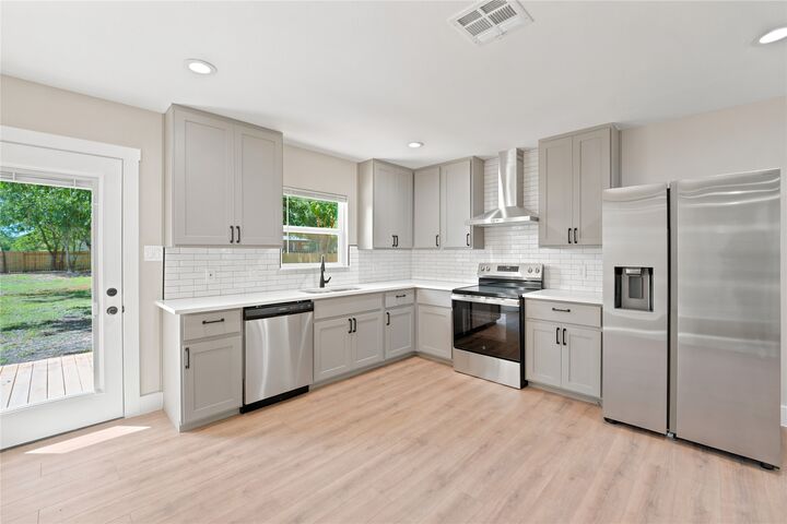 Property Photo:  125 Discovery Lane  TX 78666 