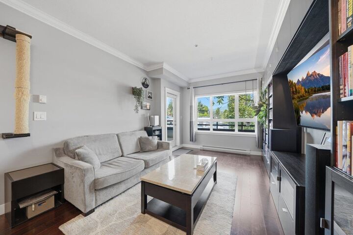 Property Photo: 2664 Kingsway Avenue 203 BC V3C 1T8