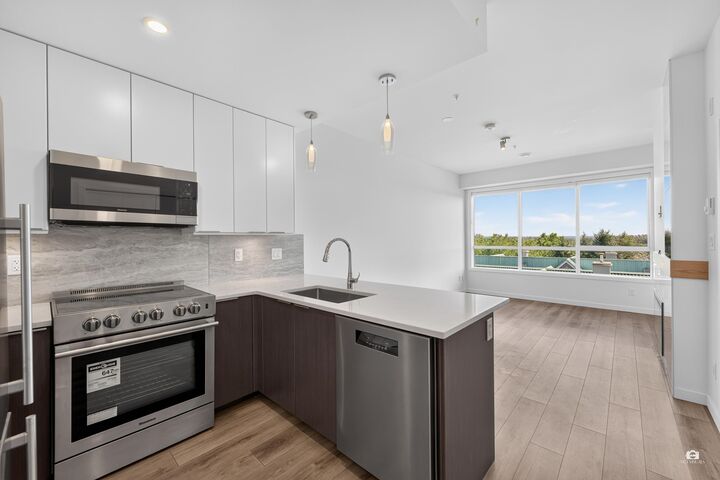 11639 227 Street 503 — photo 1