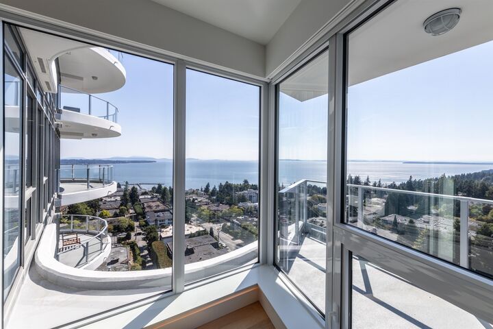 Property Photo: 1475 Foster Street 1606 BC V4B 0C9