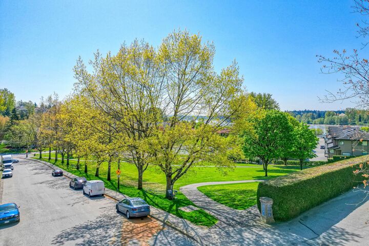 Property Photo:  11595 Fraser Street 204  BC V2X 0X7 