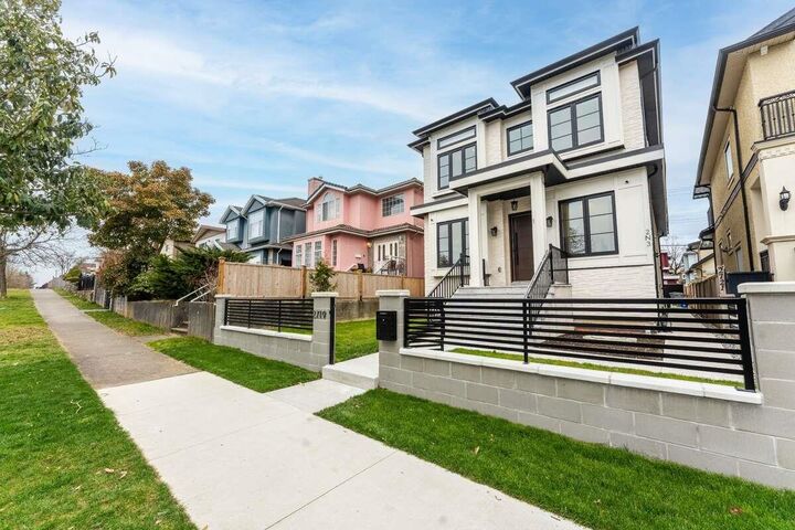 Property Photo: 2719 E 46th Avenue BC V5S 1A6