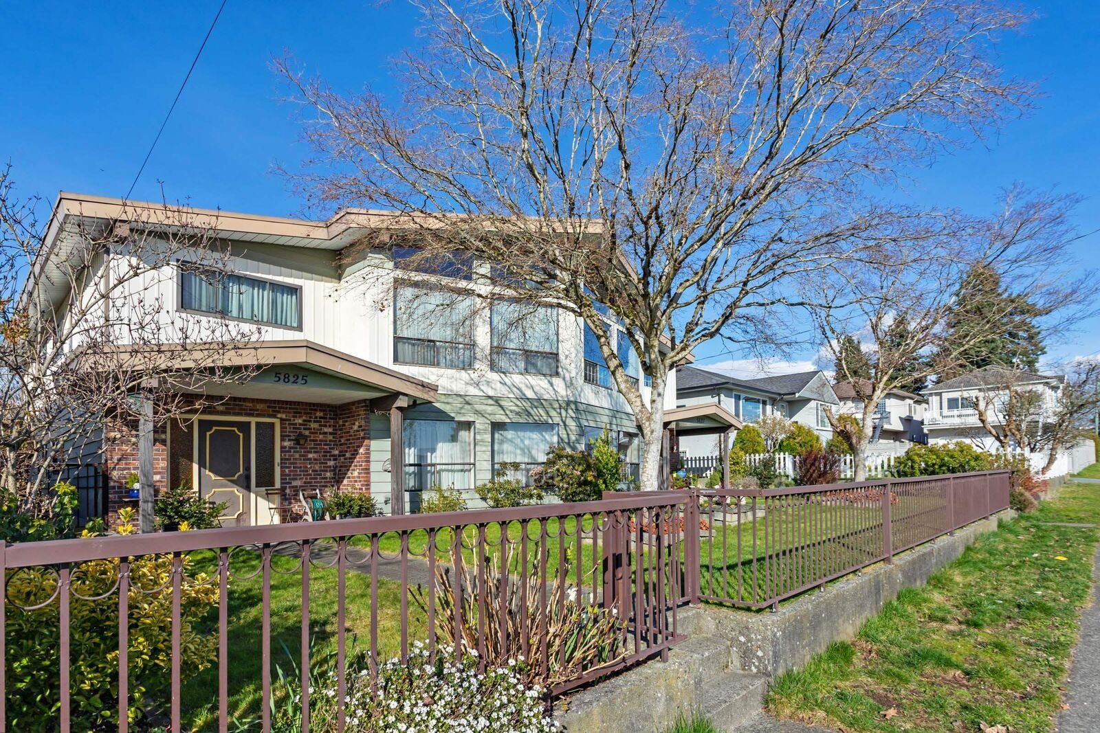 Property Photo: 5825 Clinton Street BC V5J 2M4